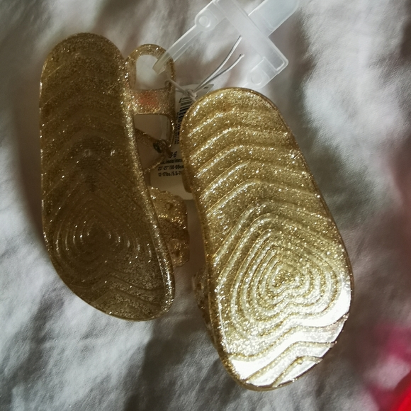 Two pairs old navy baby girl sandals - Picture 5 of 7